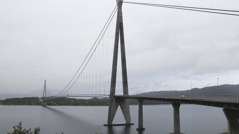 Ponte construída por chineses impulsiona o desenvolvimento no norte da Noruega