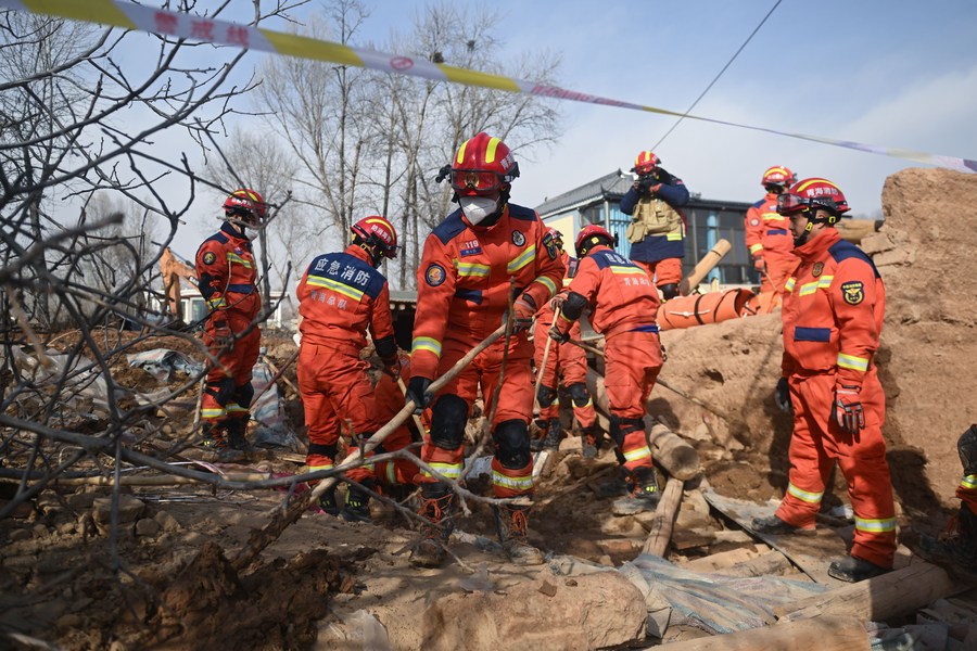 Número de mortos em terremoto em Qinghai sobe para 18