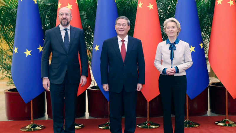 Premiê chinês co-preside a 24ª Cúpula China-UE com líderes da UE