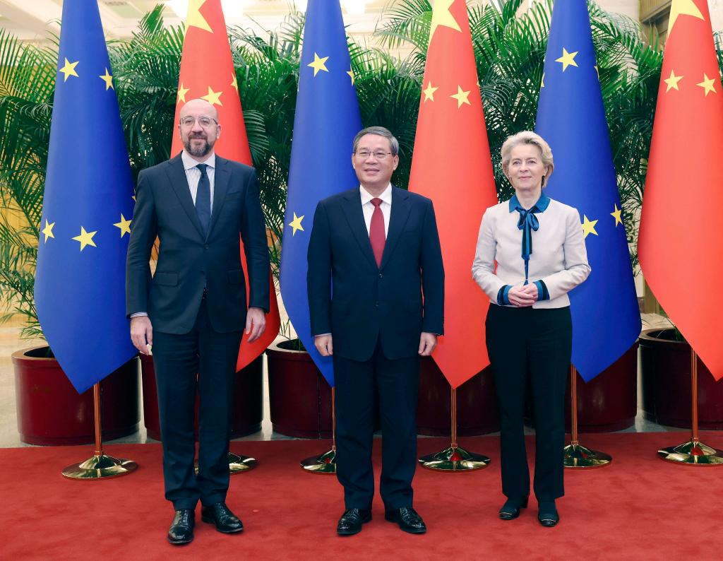 Premiê chinês co-preside a 24ª Cúpula China-UE com líderes da UE