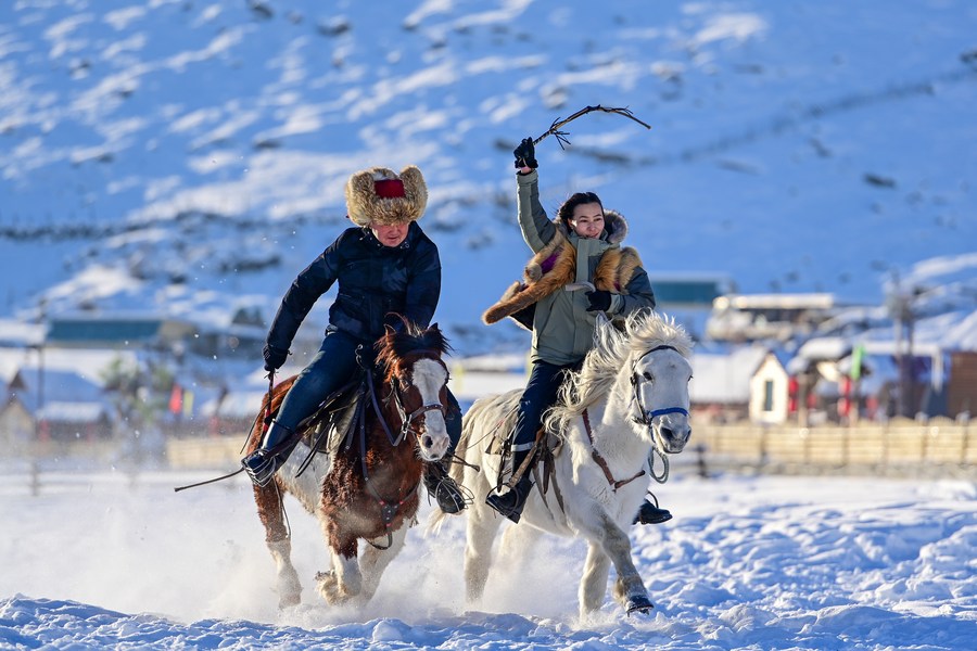 Xinjiang registra número recorde de visitas turísticas em 2023