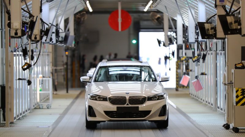 BMW relata crescimento robusto de vendas de veículos elétricos na China