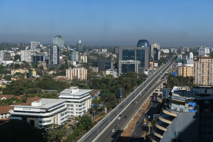 Via expressa construída pela China em Nairóbi, Quênia, lança nova saída para facilitar mobilidade