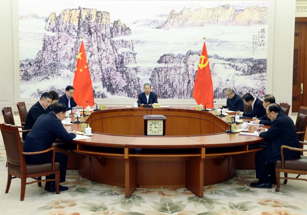 Legisladores de alto escalão estudam discurso de Xi e princípios orientadores do plenário da agência disciplinar do PCCh