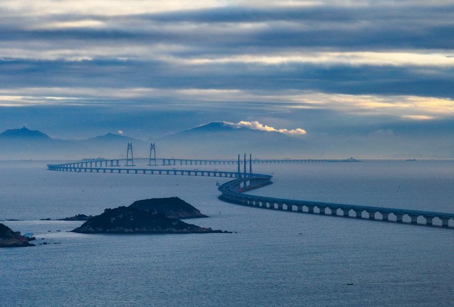 Parte continental da China e Hong Kong aprofundarão a liberalização do comércio de serviços