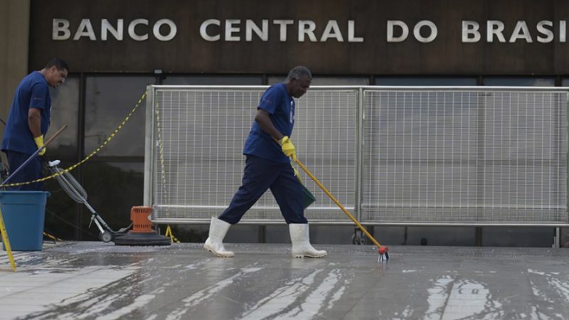 Mercado eleva para 11,25% previsão da taxa básica de juros brasileira no fim de 2024