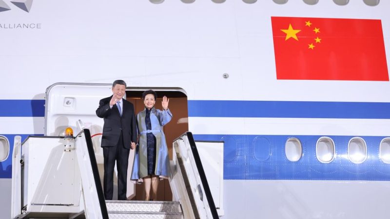 Xi chega a Belgrado para visita de Estado à Sérvia