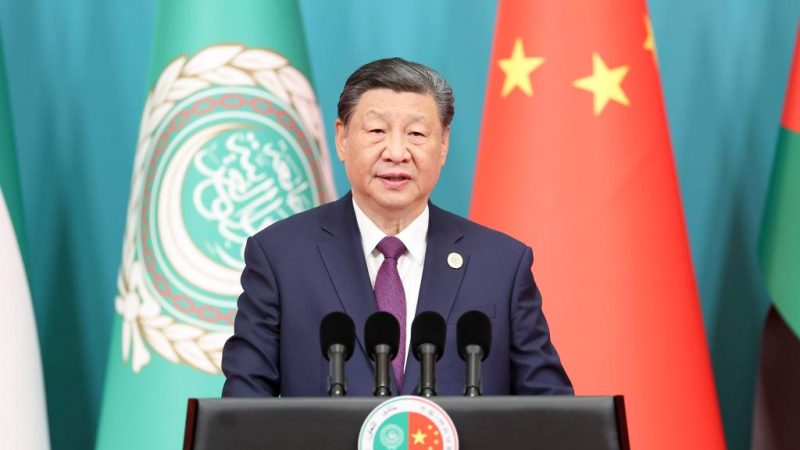 China está pronta para trabalhar com lado árabe para estabelecer “cinco quadros de cooperação”, diz Xi