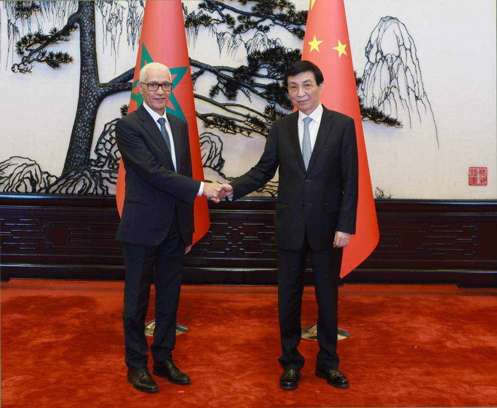 Mais alto conselheiro político da China se reúne com presidente da Câmara dos Representantes de Marrocos