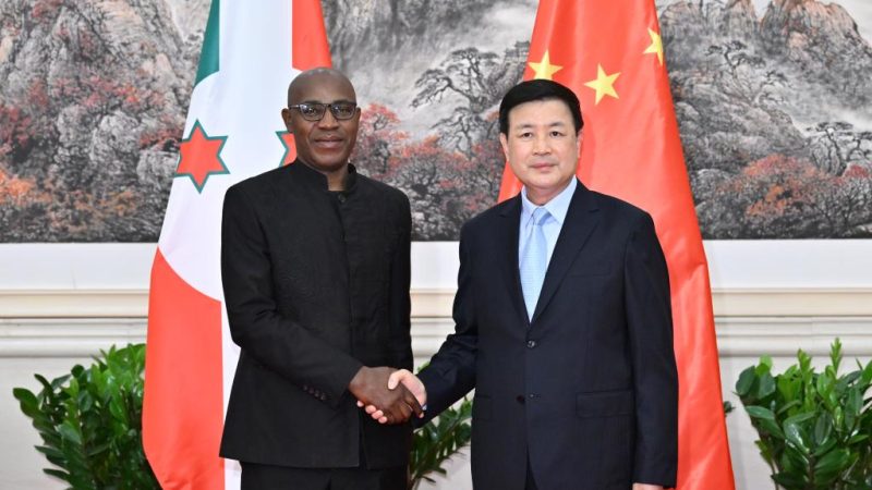 Chefe de polícia da China se reúne com ministro de segurança pública do Burundi