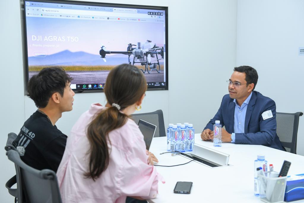 Empresário brasileiro pretende expandir uso de drones chineses na produção agrícola do Brasil