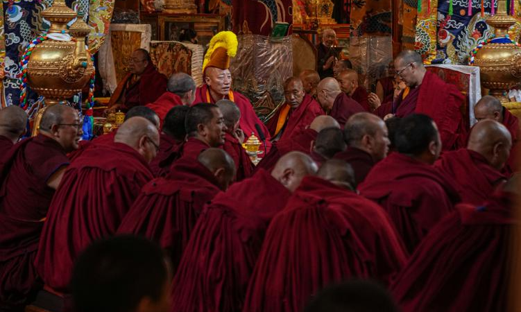 Exame preliminar para o mais alto grau de budismo tibetano é realizado em Xizang