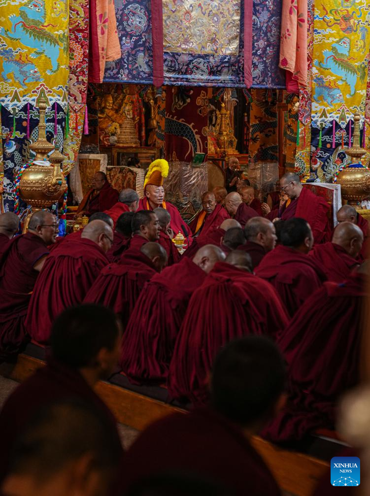 Exame preliminar para o mais alto grau de budismo tibetano é realizado em Xizang