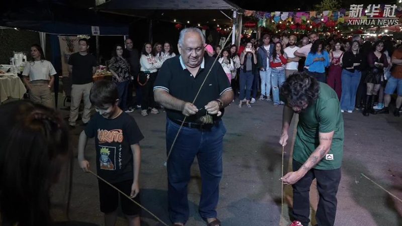 Festa Junina do Instituto Confúcio celebra amizade entre China e Brasil em noite de alegria e cultura