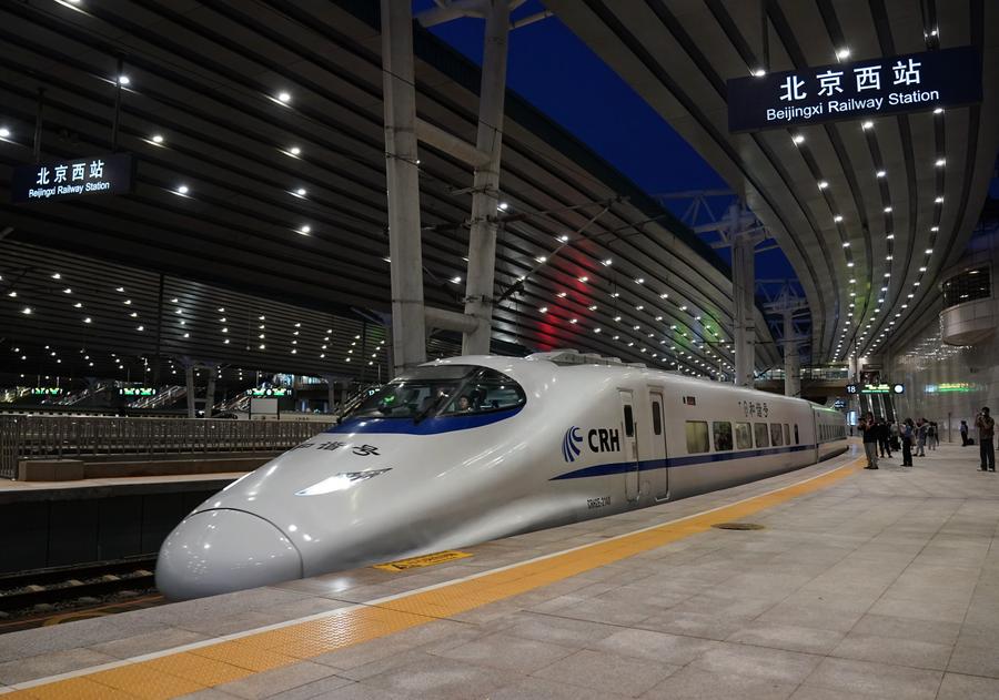 China espera registrar 860 milhões de viagens ferroviárias durante pico de viagens de verão