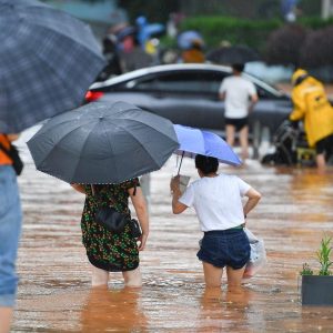 China eleva resposta de emergência a fortes chuvas e inundações em Hunan