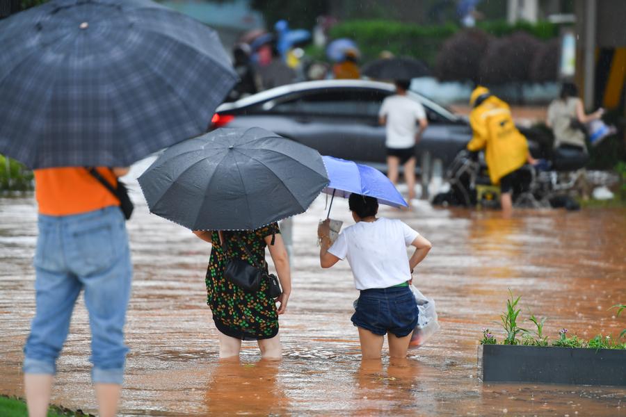 China eleva resposta de emergência a fortes chuvas e inundações em Hunan