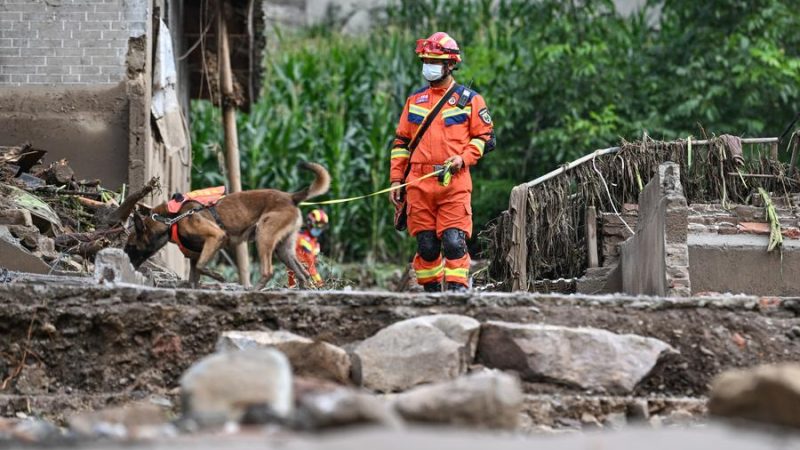 Número de mortos sobe para 14 após inundação repentina no sudoeste da China