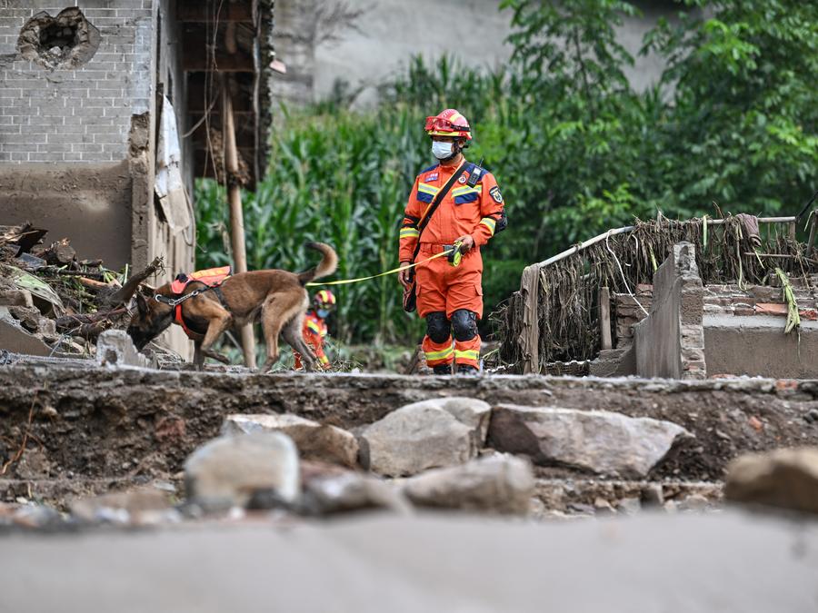 Número de mortos sobe para 14 após inundação repentina no sudoeste da China