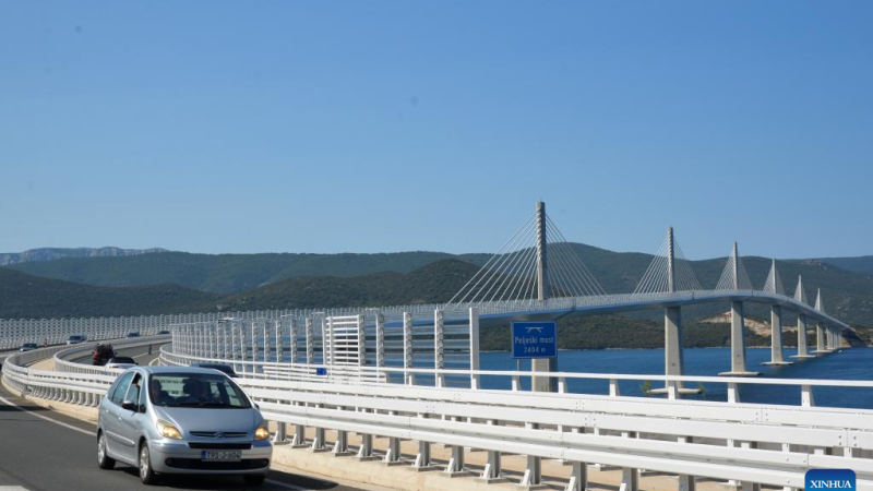 Destaque: Ponte construída pela China estimula crescimento de negócios locais na Croácia