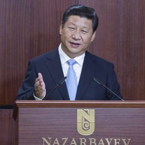 Livro publicado de discursos de Xi sobre governança das forças armadas baseadas na lei