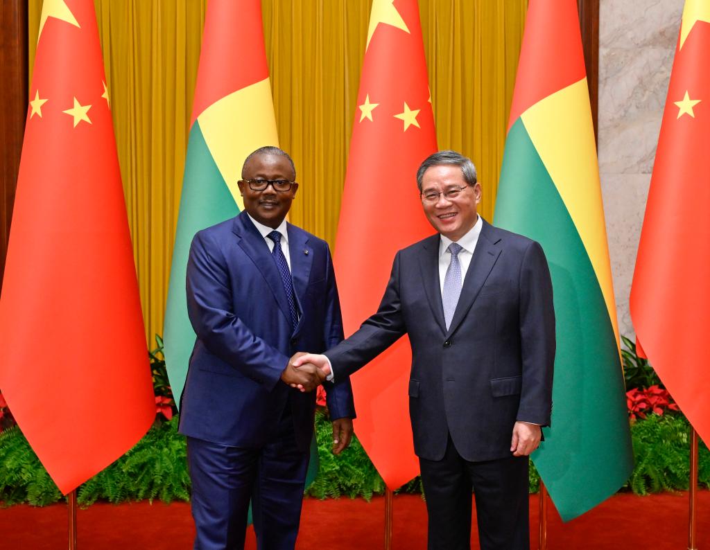 Premiê chinês reúne-se com presidente da Guiné-Bissau em Beijing