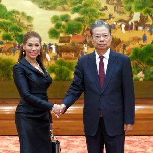 Chefe do Legislativo chinês mantém conversas com presidente do Parlamento Centro-Americano