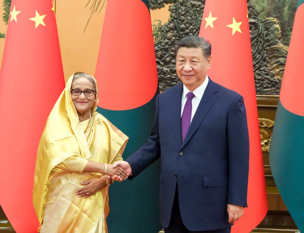 Xi reúne-se com primeira-ministra de Bangladesh, com elevação de laços bilaterais