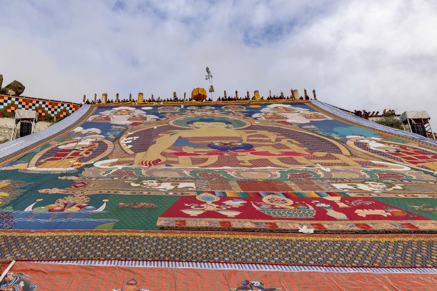 Tradicional Festival do Banquete de Iogurte começa em Xizang, da China