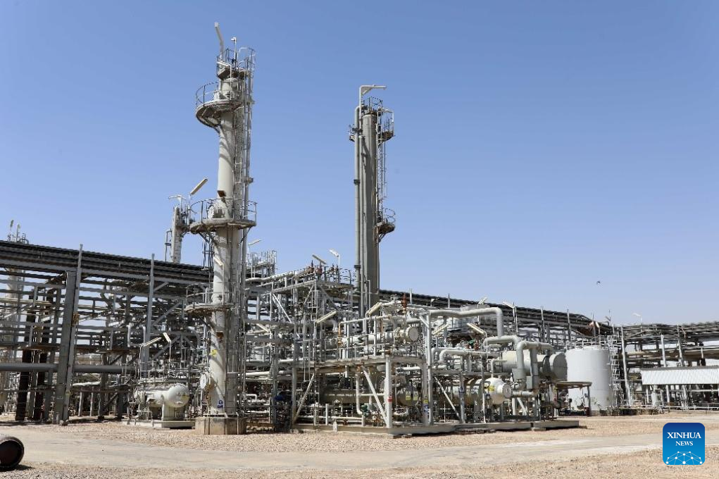 Destaque: Empresa petrolífera chinesa impulsiona desenvolvimento verde no campo iraquiano de Ahdab