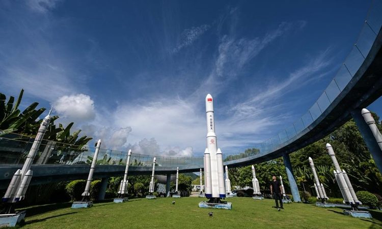 China desenvolve grade curricular aeroespacial para alunos do ensino fundamental e médio