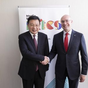 Presidente da Xinhua se reúne com chefe da TASS