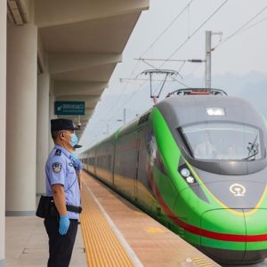 Ferrovia China-Laos recebe passageiros de mais de 100 países e regiões