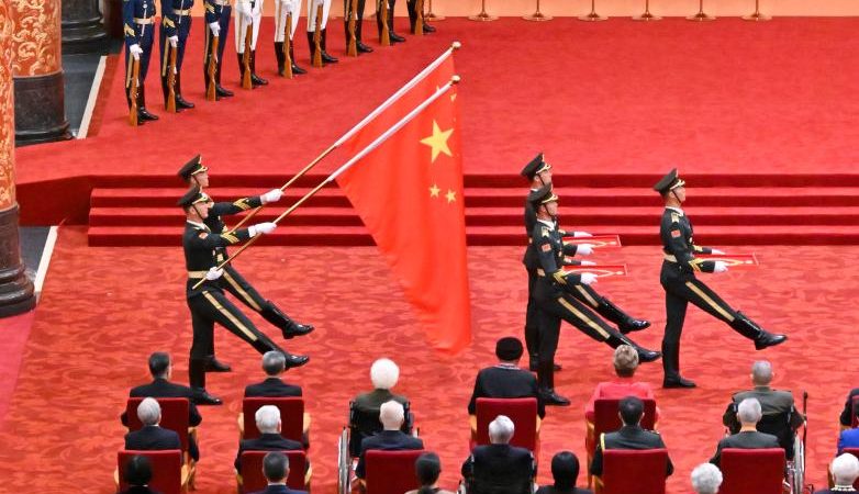 Homenageando modelos, Xi faz apelo para tornar a China mais forte