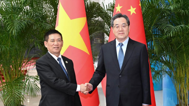 Vice-primeiro-ministro chinês se reúne com líderes da ASEAN participantes da 21ª Exposição China-ASEAN