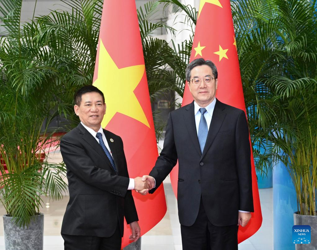 Vice-primeiro-ministro chinês se reúne com líderes da ASEAN participantes da 21ª Exposição China-ASEAN