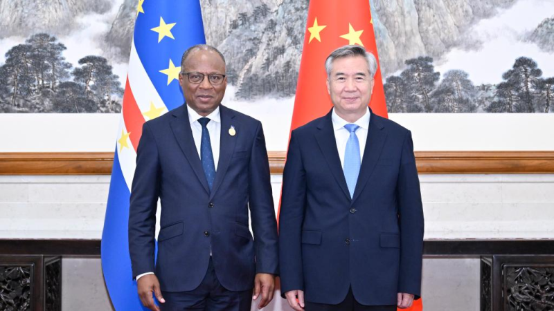 (FOCAC) Alto funcionário do PCCh reúne-se com primeiro-ministro de Cabo Verde