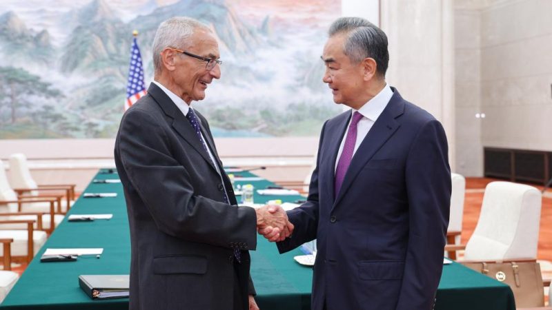 Principal diplomata da China se encontra com enviado climático dos EUA em Beijing