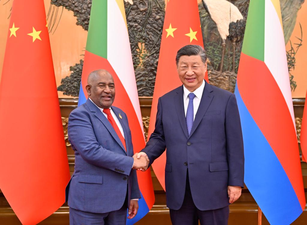 (FOCAC) Presidentes da China e das Comores se reúnem em Beijing e elevam laços bilaterais