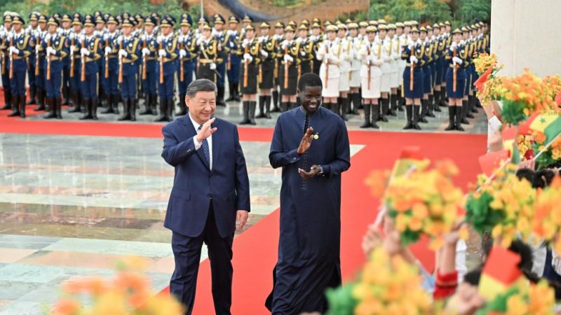 (FOCAC) Xi realiza conversas com presidente senegalês