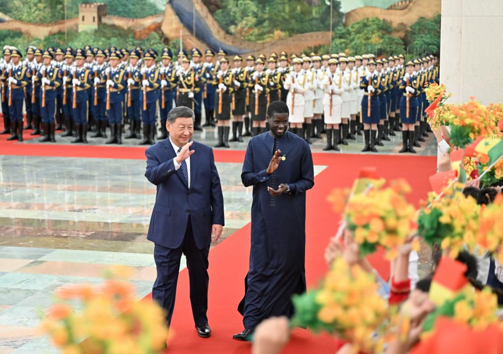 (FOCAC) Xi realiza conversas com presidente senegalês