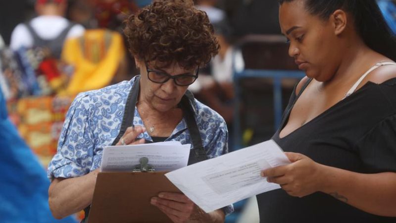 Desemprego no Brasil cai para 6,6% no trimestre encerrado em agosto, o menor da história para o período