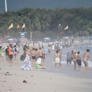 Todos os pontos turísticos em Sanya, na China, reabrem ao público após o supertufão Yagi