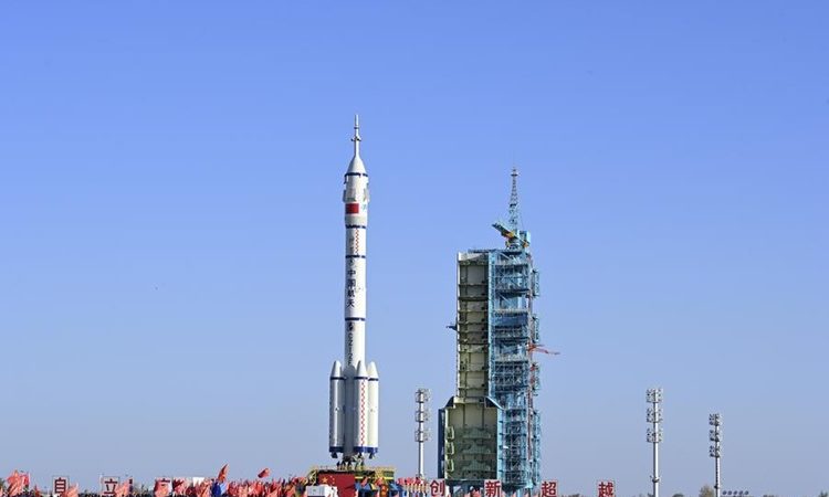 China deseja retorno seguro dos dois astronautas americanos presos