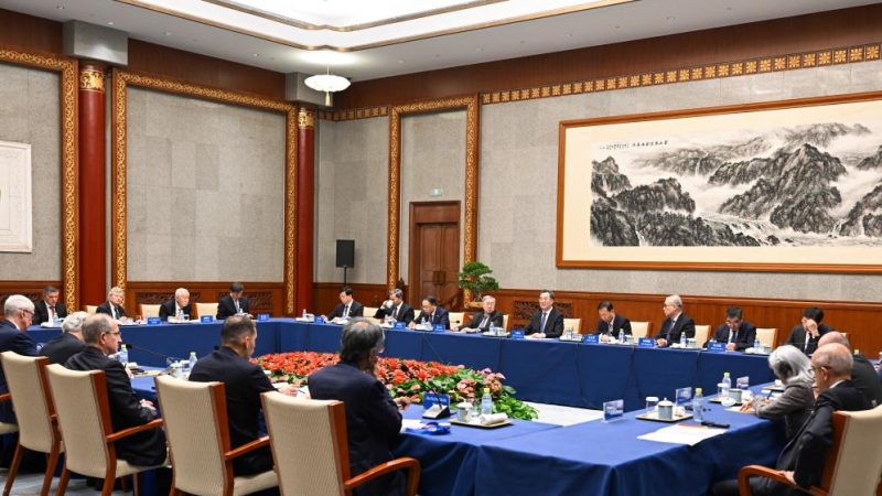 Vice-premiê chinês reuniu-se com conselheiros da Universidade Tsinghua