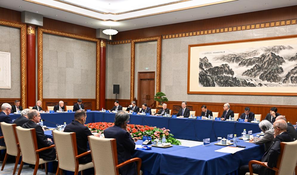 Vice-premiê chinês reuniu-se com conselheiros da Universidade Tsinghua