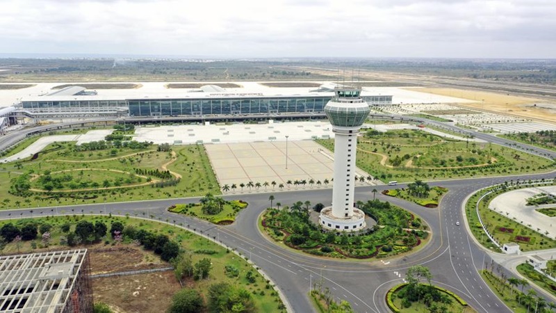 Novo aeroporto da capital de Angola, construído por chineses, conclui primeiro voo de passageiros