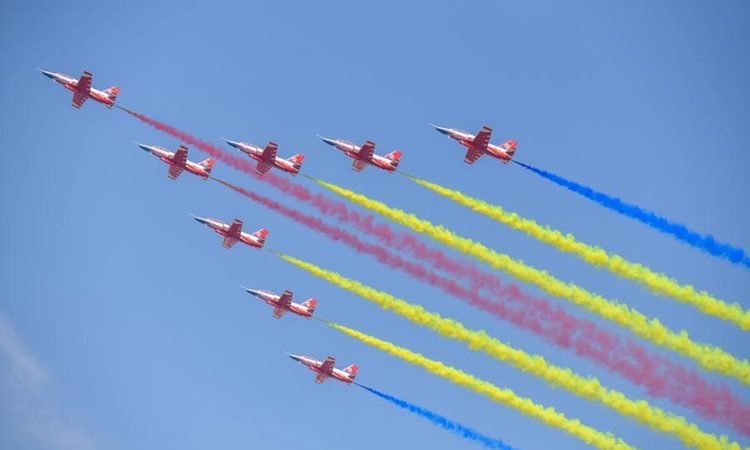 Airshow China começa em Zhuhai, no sul da China