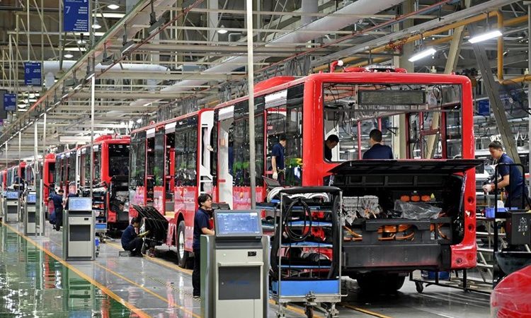 Mais de 80% dos ônibus da China são movidos por nova energia