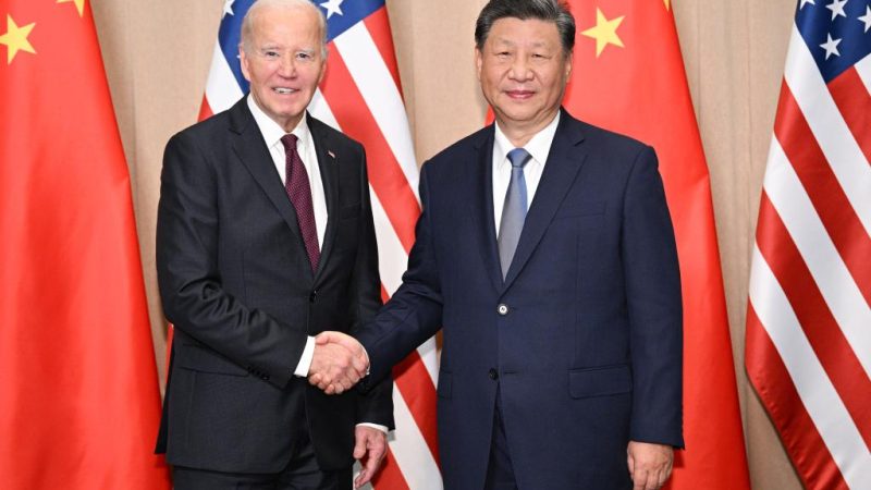 Xi se reúne com Biden em Lima